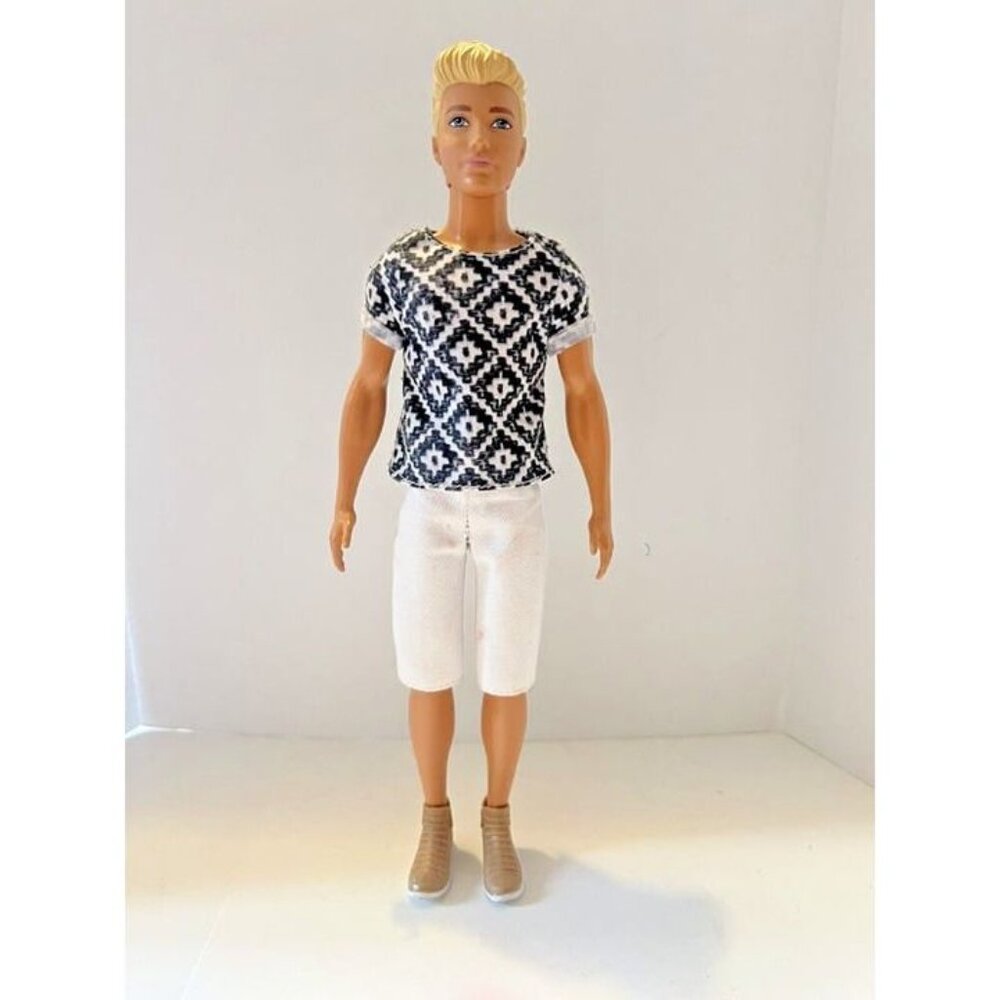 Ken Doll‎ 2016 Barbie Fashionistas Geometric Tee White Shorts Brown Shoes Mattel